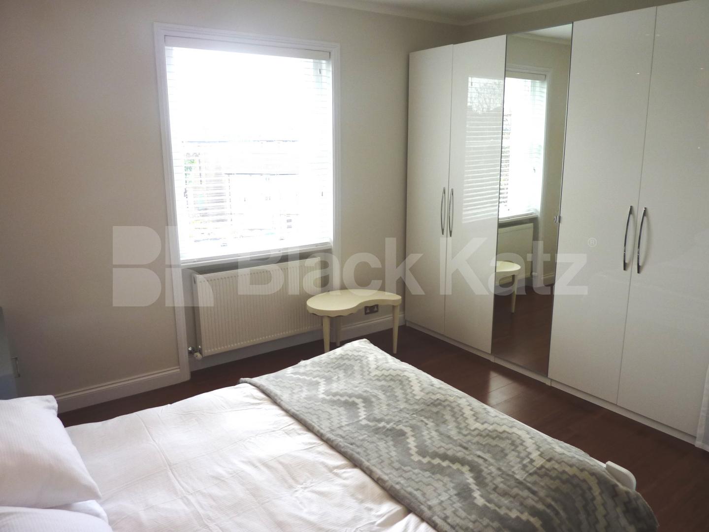 			LUXURY MODERN ONE BED!, 1 Bedroom, 1 bath, 1 reception Flat			 St Augustines Road, CAMDEN SQUARE